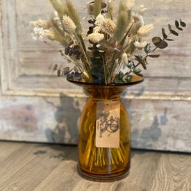 Brun glassvase med blomster